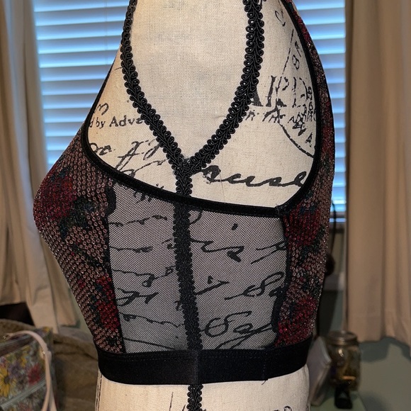 Sequin Rose Crop Top - Picture 6 of 7